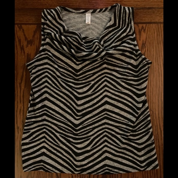 Current Top - Picture 2 of 2